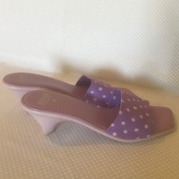 Italian Shoemakers Lavender Sandals - Picture 3 of 3